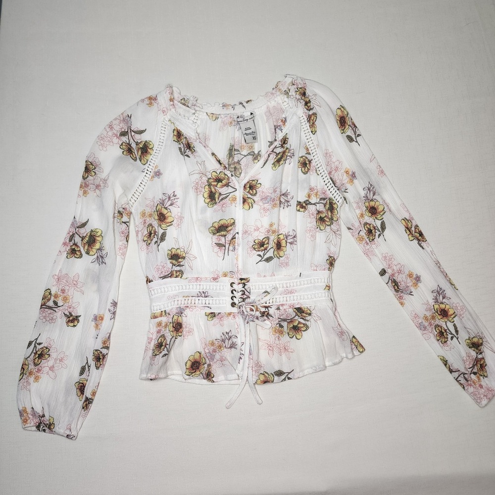 American Rag Cie Floral Boho Blouse White XS Long Sleeve V-Neck Top Feminine